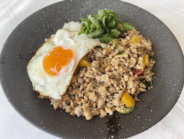 紫蘇のせ和風ガパオライス/Japanese Gapao Rice with Shiso