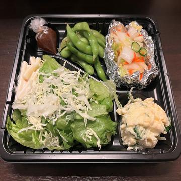 サラダ付きおつまみセット