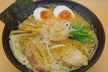 背脂魚介みそラーメン(全部のせ)
