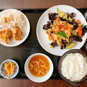 豚肉と玉子と木耳の炒め定食