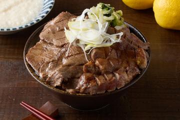 厚切り＆薄切りの牛タン相盛り丼 Beef Tongue Duo Don