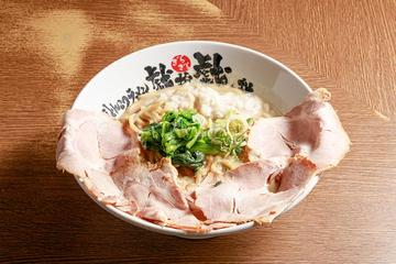 塩とんこつチャーシュー麺