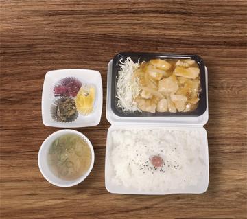 ローストンカツと唐揚げの弁当