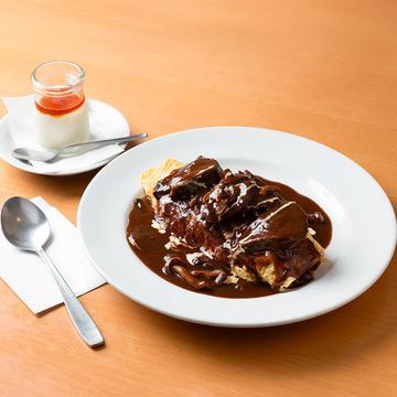 オムライス(黒牛のタンシチュー) スイーツセット