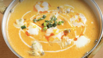 E.ミックスシーフードカレーSeafood CurrySet(ライス又はナンNan or Rice)