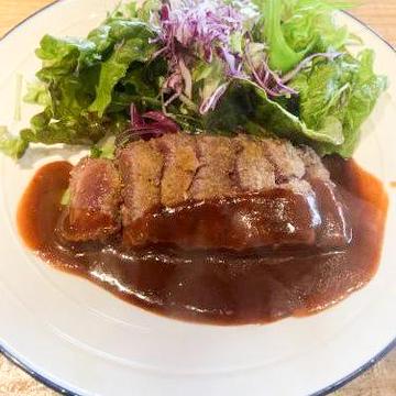 ミディアム・レアがたまりません！牛カツ弁当