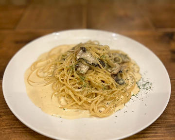 牡蠣ときのこのクリームパスタ