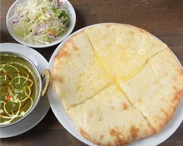 1カレ-チーズナンサラダ付きセット 1CurrySet with cheese nan salad