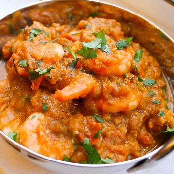 シーフードカレーセット(シーフードカレー、ラッシー、サラダ、ナンかライス)