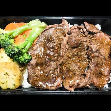 ビーフステーキ&ライスボックス 200g Beef steak&Rice box