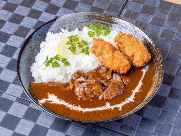 チャンピオン黒毛和牛の牛すじビーフシチューカキフライ2個トッピング(サラダ・ライス付き)