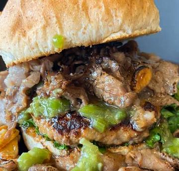 Beef Wasabi Burger 牛肉わさびバーガー