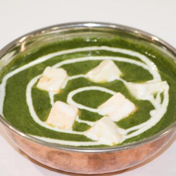 ほうれん草じゃがいもパニール/Sag Potato Paneer/   