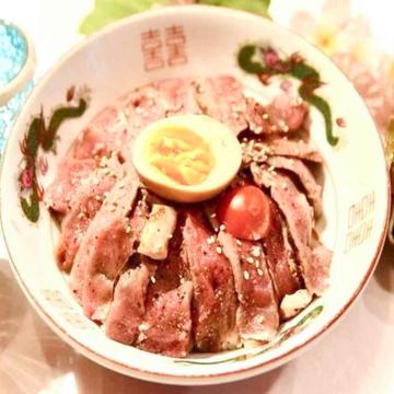 ホットスイートスタミナ国産牛肉丼 beef hot and chilli rice bowl
