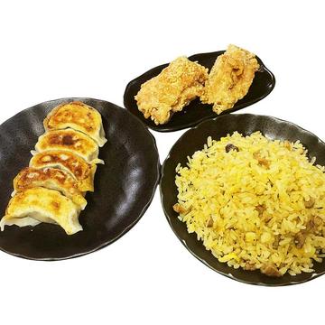 お得セットB(肉弾小餃子5個+鶏もも唐揚げ2個+半チャーハン)