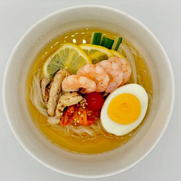 レモン冷麺(海老と炙りサラダチキンと自家製キムチ)