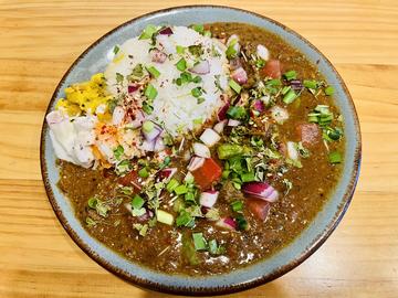 牛すじと季節のフルーツのサワーカレー  Summer fruit and  beef tendon sour curry
