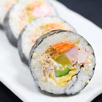 ツナマヨキムパ(韓国海苔巻き)Tuna and Mayonnaise Kimbap