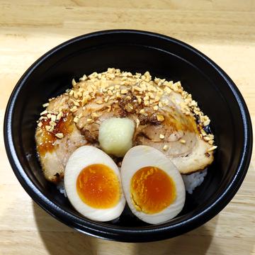 背徳感のフライドガーリック炙り豚丼