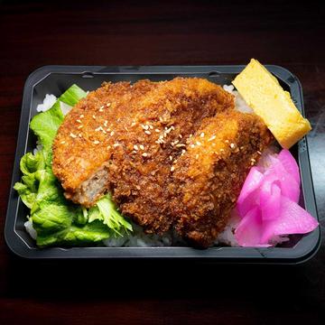 メンチタレカツ丼