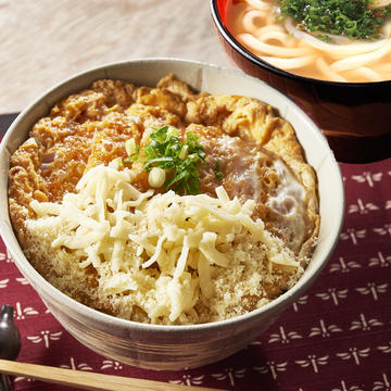 女性に人気のとろ～り濃厚チーズかつ丼と選べるミニ讃岐うどんセット