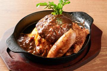 肉盛りオム(ハンバーグ&ソーセージ&唐揚げ)