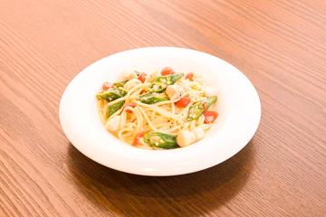 【ランチ】帆立とオクラとフレッシュトマトの生スパゲティー