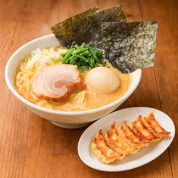TUKASA黒丸と餃子セット