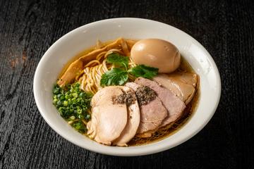 特製トリュフ香るはまぐり醤油そば