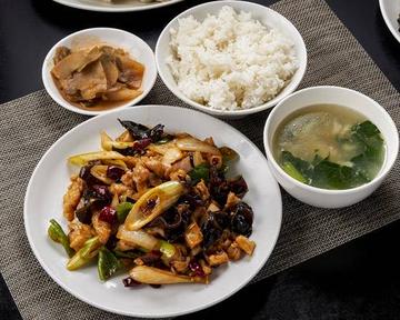 【ランチ】鶏肉と唐辛子炒め定食