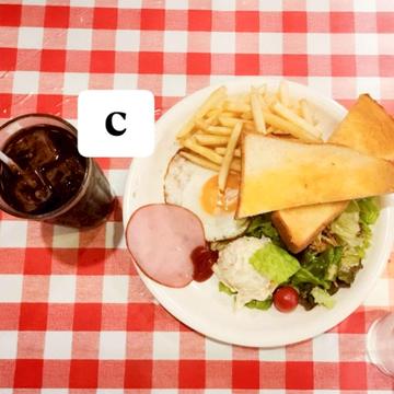 Cセット(アイスコーヒー、トースト、ハムエッグ、サラダ、フルーツ)