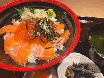 サーモンいくら丼