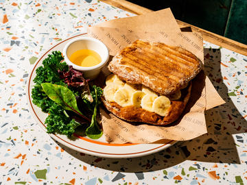 ピーナッツバター＆バナナ～はちみつ付き～ Peanut Butter ＆ Banana Sandwich with Honey