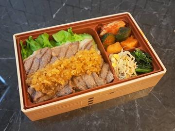 黒毛和牛 上ロース弁当 ～ステーキソース味～