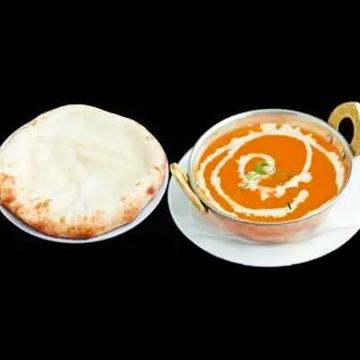 キーマカレーとチーズナン(Keema curry with cheese nan)