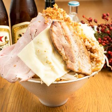 デカ盛り汁なし豚そば【チーズ】