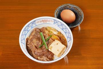 黒毛和牛の特選すき焼き丼(生たまご付き)