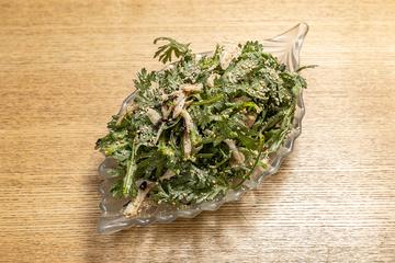 春菊とサラダチキンのナムル