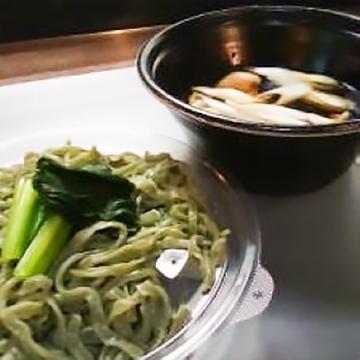 あだち菜うどん(醤油)