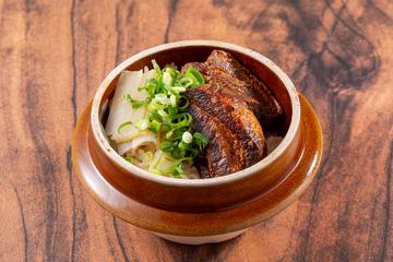 豚の角煮とやわらか葱の釜飯 Braised Pork Belly and Soft Onion Pot Rice