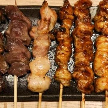 おまかせ焼き鳥10本盛合せ (塩・タレ半々)