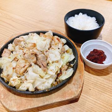 【店長おすすめ】倍盛！ 鶏もも鉄板焼肉定食(塩だれ)【辛みそ】
