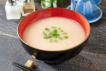 特製豚骨スープ