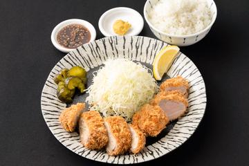 【ご飯またはキャベツ大盛り無料！】ヒレかつ×肉巻きメンチかつ弁当