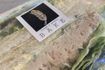 ベーコンオムレツサンド(自家製食パン)