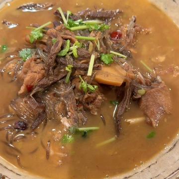 鶏肉とキノコの煮込み 肉菇煮