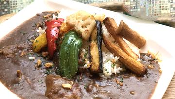 彩どり野菜の牛すじカレー