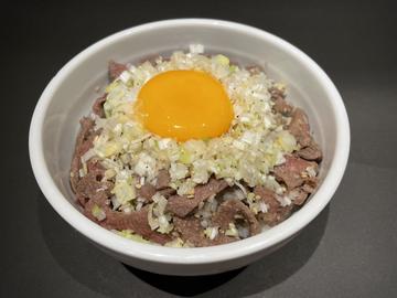 ねぎ塩牛タン丼