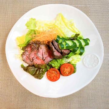 牛ハラミステーキサラダ