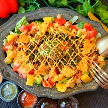 クィーンズタコライス (温玉付き) チリソース / Queen's taco rice Chili Sauce